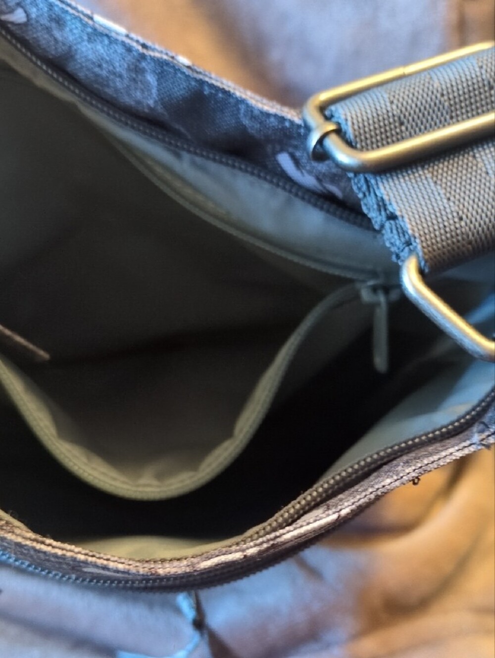 Dakine Grey Floral Crossbody Bag - Picture 4 of 4